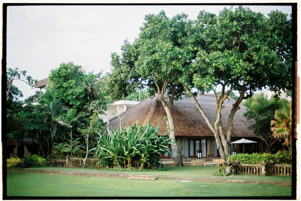 Quelle croisière offre des excursions pour découvrir les lacs glaciaires en Patagonie?